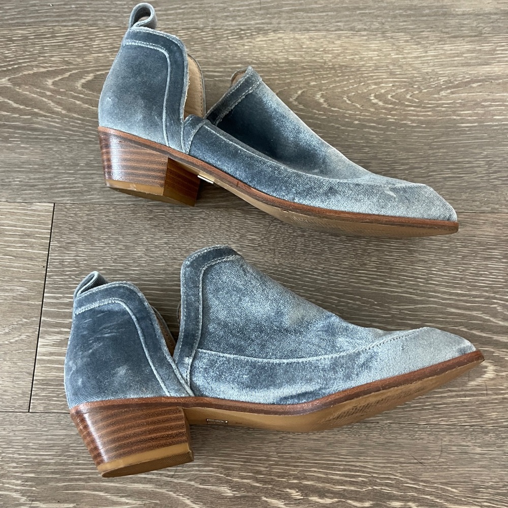LuLaRoe Ankle Bootie Blue Suede. Size 7. Good condition.